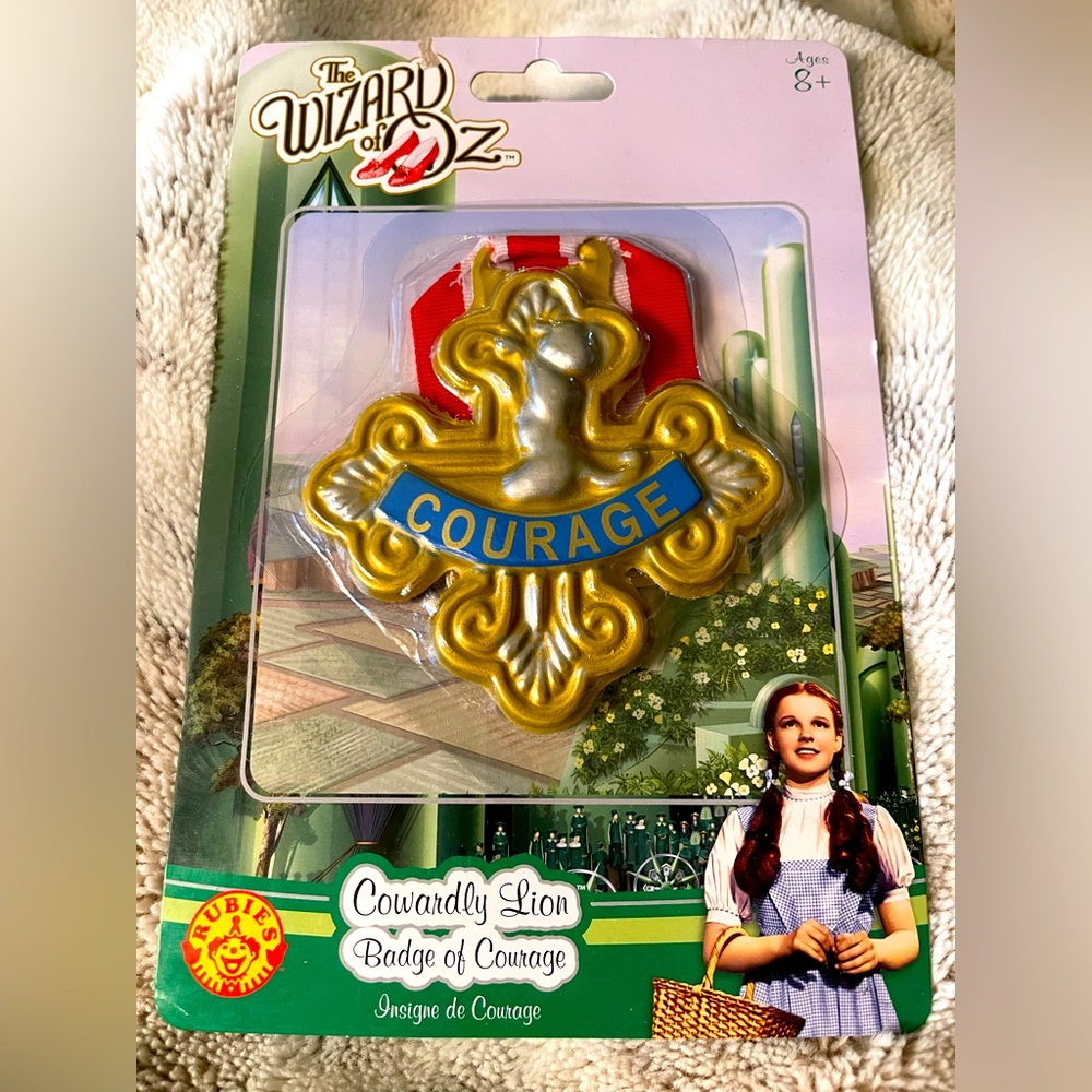 Wizard of Oz Cowardly Lion Badge of Courage NEW